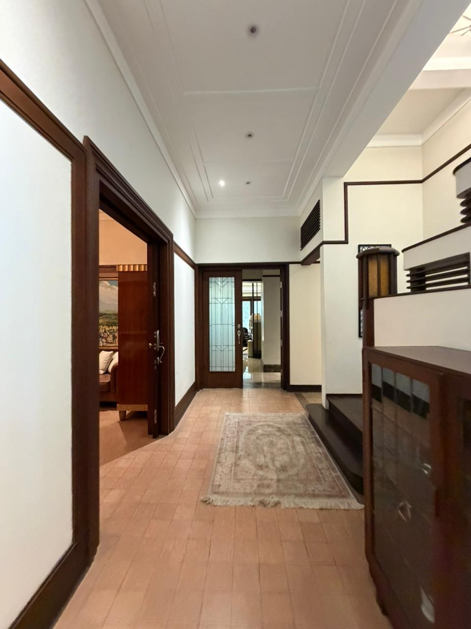 Tanah & Bangunan Komersil 2 Lantai di Menteng — Property Photo 4