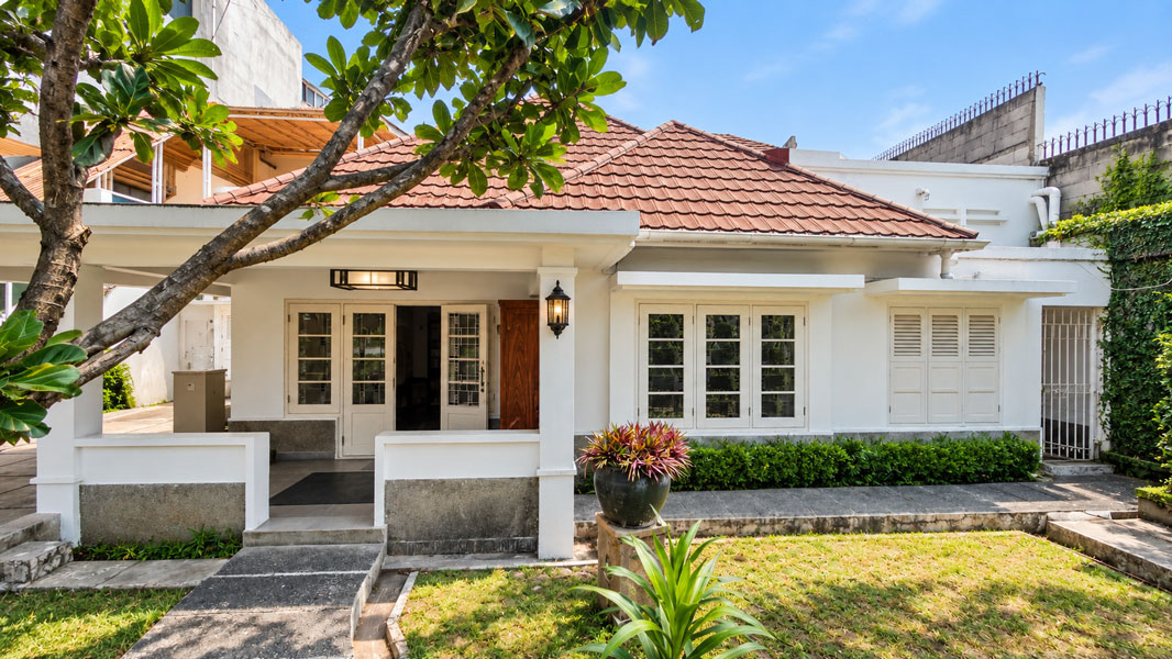 Langka! Prime Property Menteng LT 507m², Bangunan Lapang 2 Lantai – Harga Best Deal 27 M — Property Photo 1