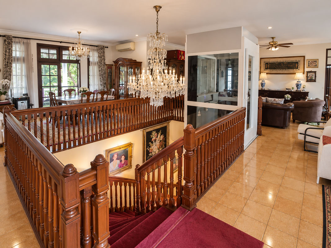 Dijual Rumah Mewah Pondok Indah Gedung Hijau Raya LT 1.180 m² – Ada Lift & Swimming Pool (SHM) — Property Photo 3