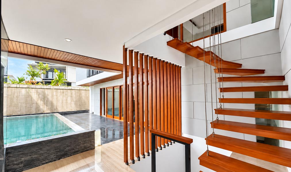 Rumah Baru Modern Tropical Hook di Pondok Indah, Lift & Pool – Dekat JIS & PIM — Property Photo 3