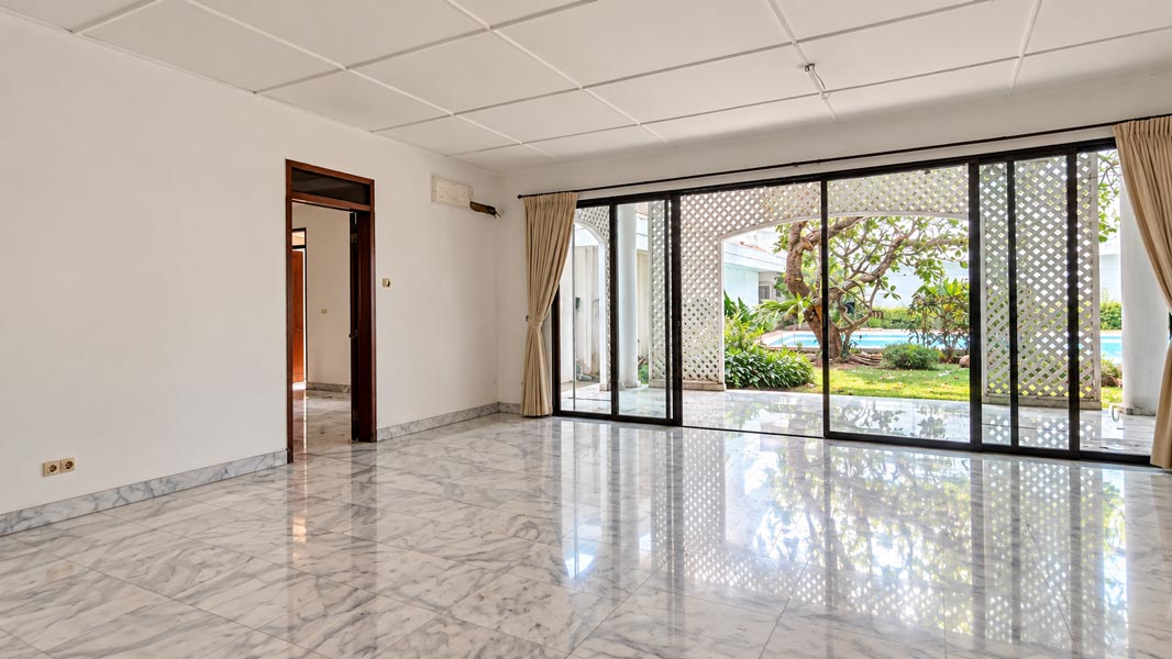Dijual Rumah Mewah Prime Location Pondok Indah Jakarta Selatan, Luas Tanah 964 m² dengan Kolam Renang — Property Photo 4