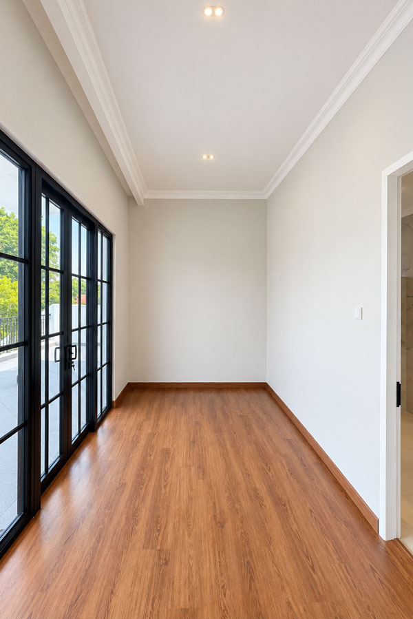 Area walk-in closet di lantai dua rumah Kemang